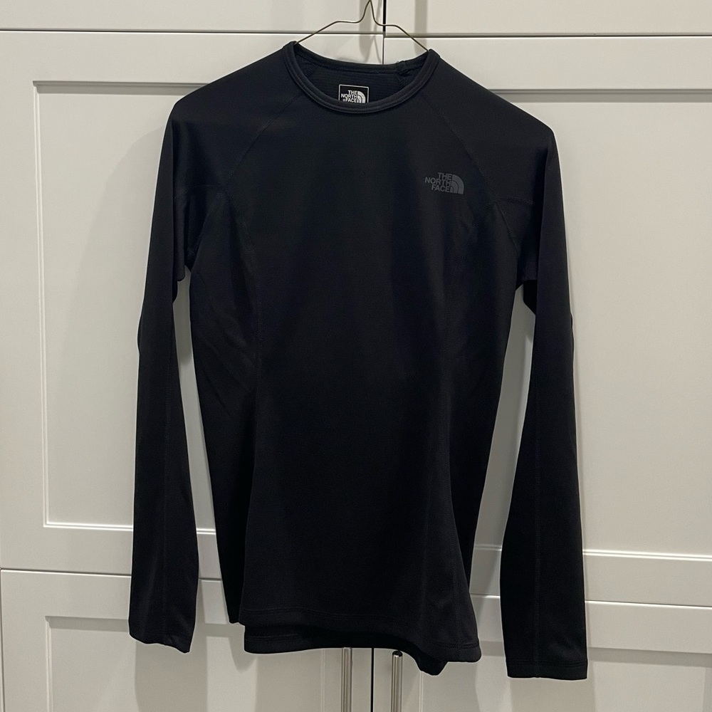 BNWT North Face Black Long Sleeve Athletic Top